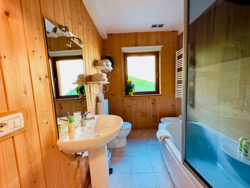 Artemisia B&B Ла Сале Екстериор снимка